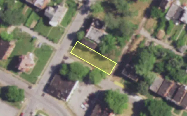 Aerial view of 2914 N EUCLID AV — vacant lot, St. Louis with approximate parcel outline