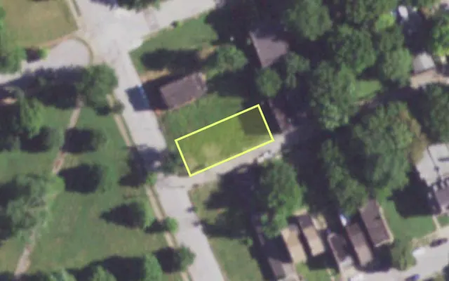 Aerial view of 3822 BLAIR AV — vacant lot, St. Louis with approximate parcel outline