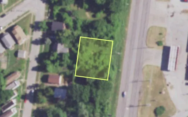 Aerial view of 8450 R LOWELL ST — vacant lot, St. Louis with approximate parcel outline