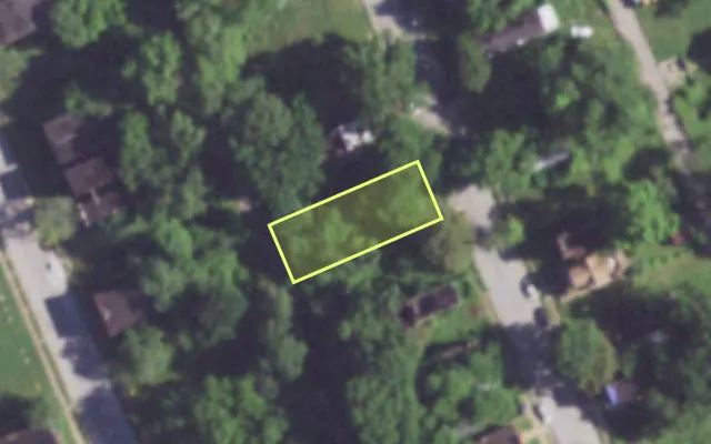 Aerial view of 4335 N 19TH ST — vacant lot, St. Louis with approximate parcel outline
