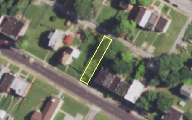 Aerial view of 4535 ST LOUIS AV — vacant lot, St. Louis with approximate parcel outline