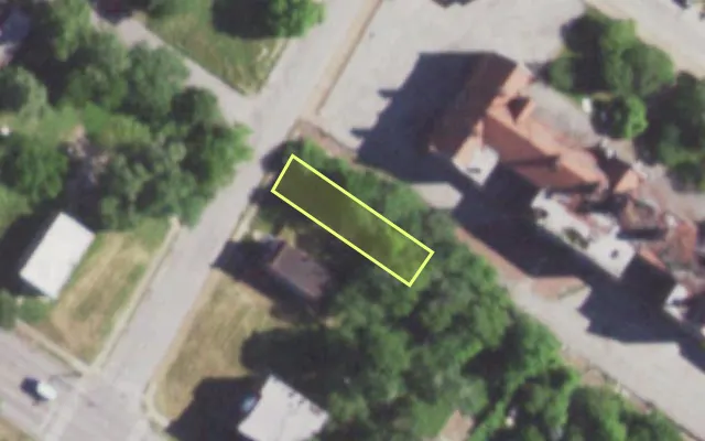 Aerial view of 1320 HAMILTON BLVD — vacant lot, St. Louis with approximate parcel outline