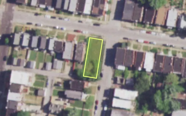 Aerial view of 3134 KEOKUK ST — vacant lot, St. Louis with approximate parcel outline