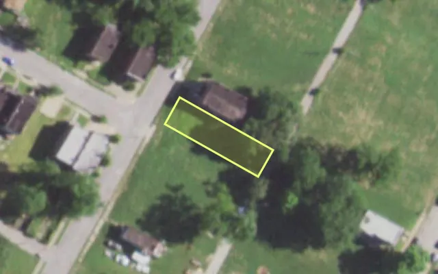 Aerial view of 1938 CLARA AV — vacant lot, St. Louis with approximate parcel outline