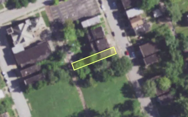 Aerial view of 4025 N FLORISSANT AV — vacant lot, St. Louis with approximate parcel outline
