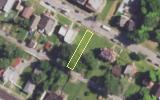 Aerial view of 4560 LABADIE AV — vacant lot, St. Louis with approximate parcel outline