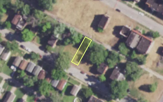 Aerial view of 3931 KENNERLY AV — vacant lot, St. Louis with approximate parcel outline