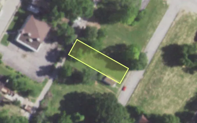 Aerial view of 2849 SEMPLE AV — vacant lot, St. Louis with approximate parcel outline