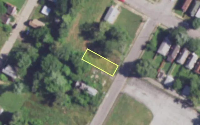 Aerial view of 3133 LAMBDIN AV — vacant lot, St. Louis with approximate parcel outline