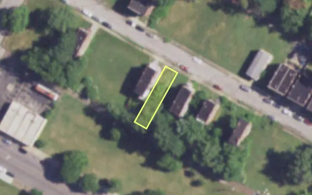 Aerial view of 4040 ALDINE AV — vacant lot, St. Louis with approximate parcel outline