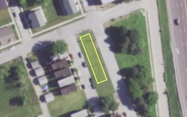 Aerial view of 1400 ANGELRODT ST — vacant lot, St. Louis with approximate parcel outline
