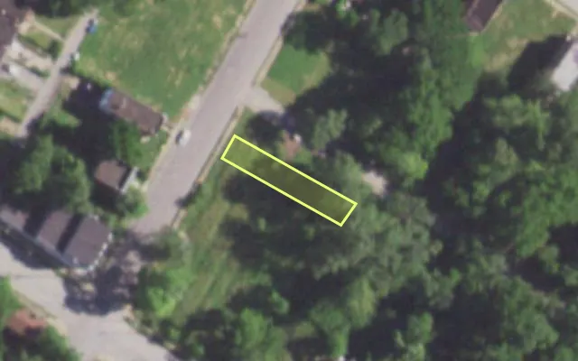 Aerial view of 1418 ARLINGTON AV — vacant lot, St. Louis with approximate parcel outline