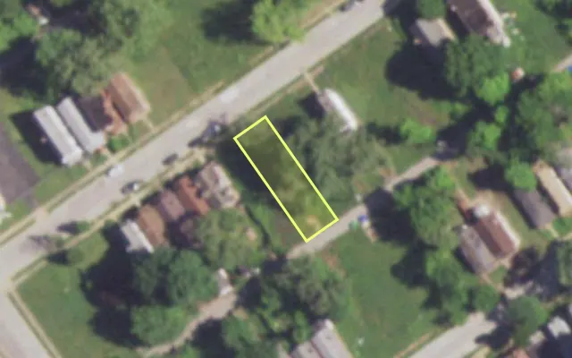 Aerial view of 5028 ARLINGTON AV — vacant lot, St. Louis with approximate parcel outline