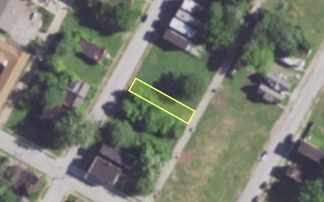 Aerial view of 4214 PECK ST — vacant lot, St. Louis with approximate parcel outline