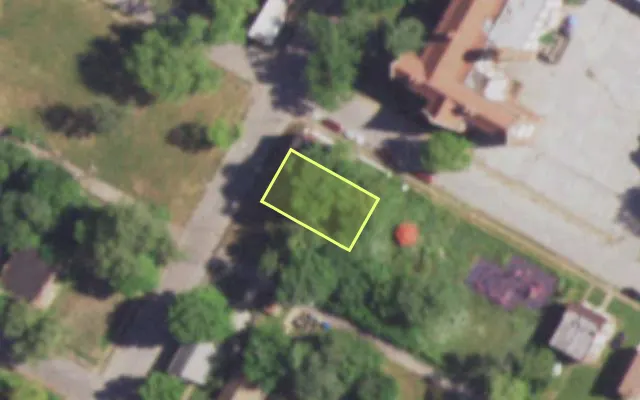 Aerial view of 2520 CORA AV — vacant lot, St. Louis with approximate parcel outline
