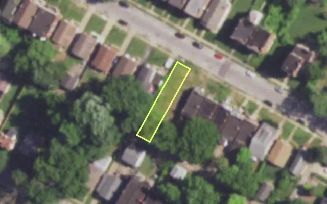 Aerial view of 4542 ASHLAND AV — vacant lot, St. Louis with approximate parcel outline