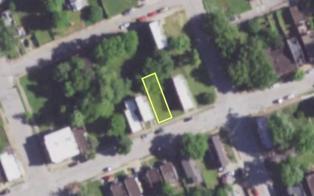 Aerial view of 1909 DESTREHAN ST — vacant lot, St. Louis with approximate parcel outline