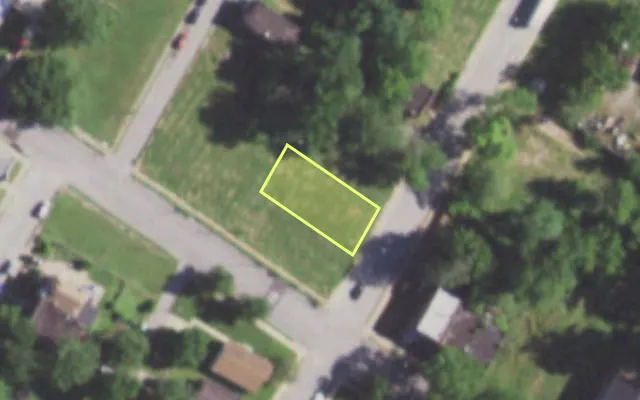 Aerial view of 1459 BLACKSTONE AV — vacant lot, St. Louis with approximate parcel outline