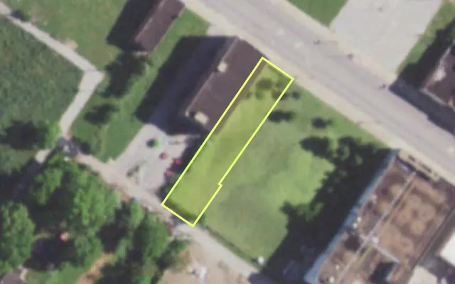 Aerial view of 5956 DR MARTIN LUTHER KING DR — vacant lot, St. Louis with approximate parcel outline