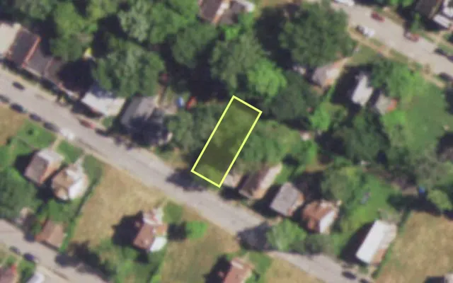 Aerial view of 4761 CUPPLES PL — vacant lot, St. Louis with approximate parcel outline