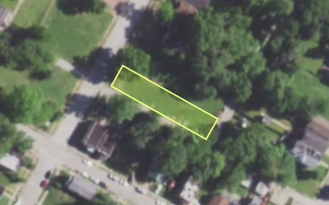 Aerial view of 2714 BURD AV — vacant lot, St. Louis with approximate parcel outline