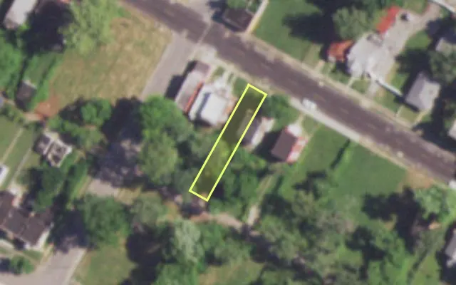 Aerial view of 4622 ST LOUIS AV — vacant lot, St. Louis with approximate parcel outline