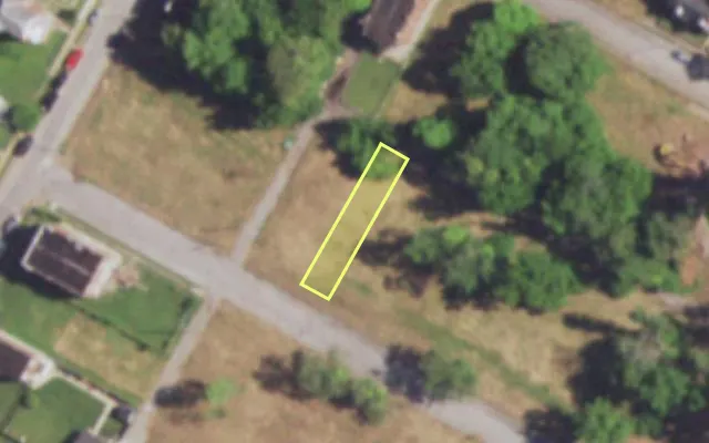 Aerial view of 4589 GARFIELD AV — vacant lot, St. Louis with approximate parcel outline