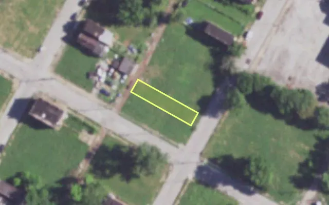 Aerial view of 4205 GROVE ST — vacant lot, St. Louis with approximate parcel outline