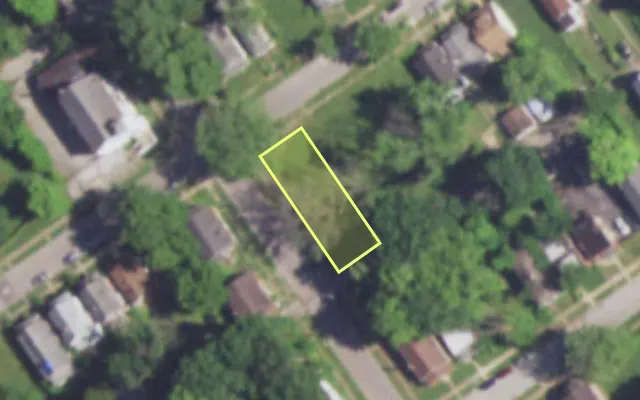Aerial view of 5202 DAVISON AV — vacant lot, St. Louis with approximate parcel outline