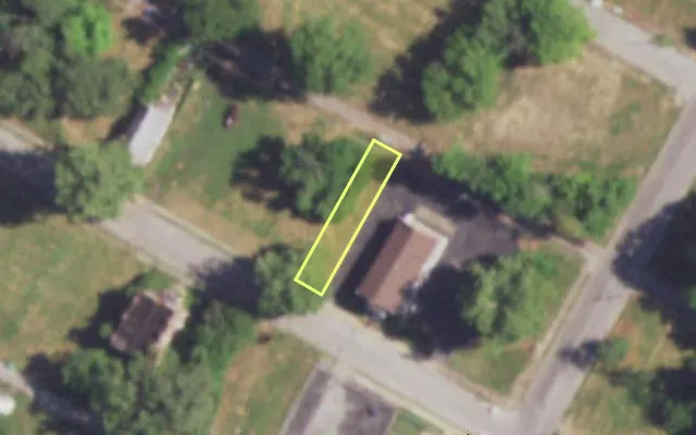 Aerial view of 4419 ALDINE AV — vacant lot, St. Louis with approximate parcel outline