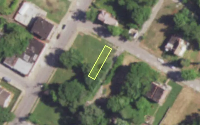 Aerial view of 4656 KENNERLY AV — vacant lot, St. Louis with approximate parcel outline