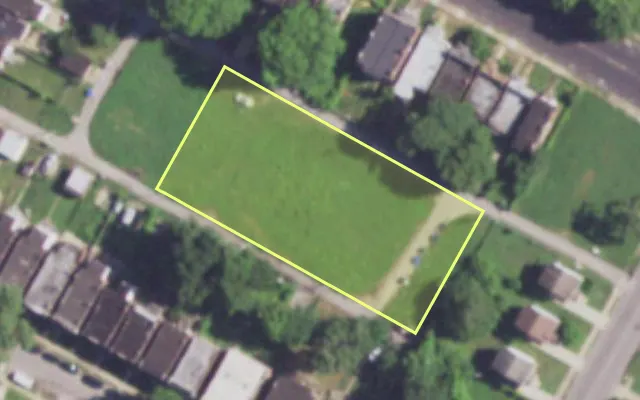 Aerial view of 4137 R KOSSUTH AV — vacant lot, St. Louis with approximate parcel outline