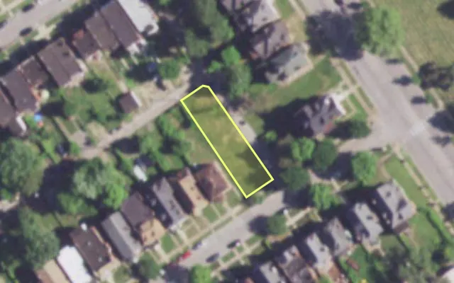 Aerial view of 4563 RED BUD AV — vacant lot, St. Louis with approximate parcel outline