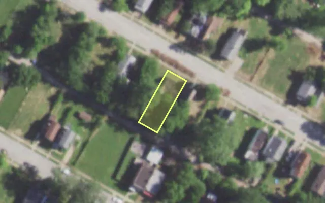 Aerial view of 5710 KENNERLY AV — vacant lot, St. Louis with approximate parcel outline