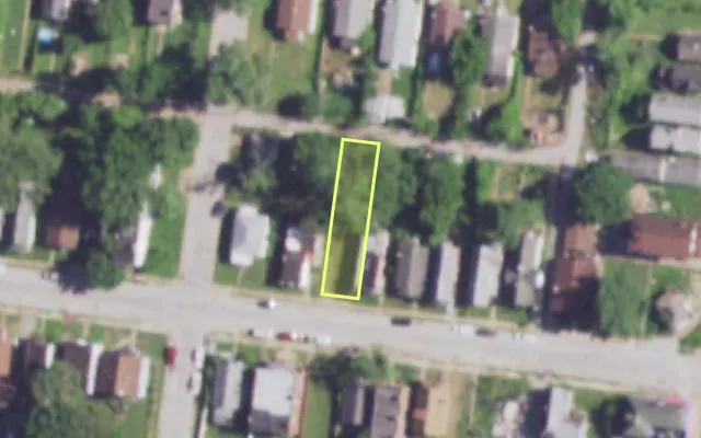 Aerial view of 831 CANAAN AV — vacant lot, St. Louis with approximate parcel outline