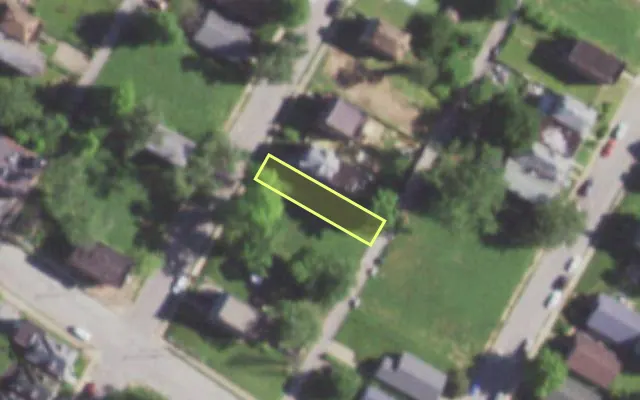 Aerial view of 1416 BLACKSTONE AV — vacant lot, St. Louis with approximate parcel outline