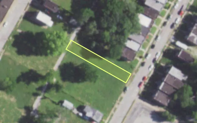 Aerial view of 2535 BURD AV — vacant lot, St. Louis with approximate parcel outline