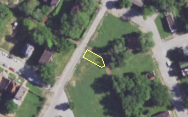 Aerial view of 3908 GLASGOW AV — vacant lot, St. Louis with approximate parcel outline