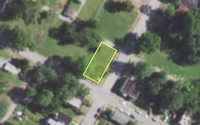 Aerial view of 2703 BURD AV — vacant lot, St. Louis with approximate parcel outline