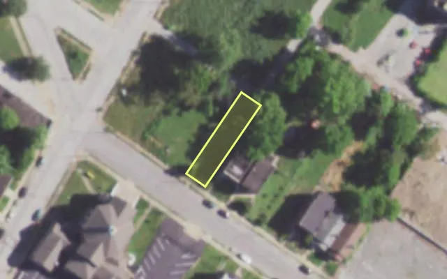 Aerial view of 5981 WELLS AV — vacant lot, St. Louis with approximate parcel outline