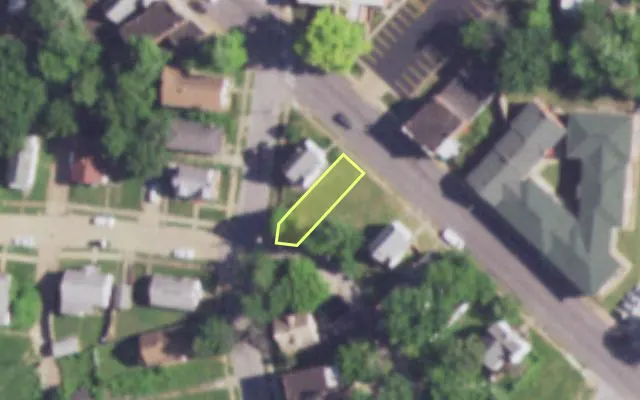 Aerial view of 8431 HALLS FERRY RD — vacant lot, St. Louis with approximate parcel outline