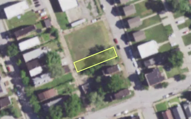 Aerial view of 3815 N 23RD ST — vacant lot, St. Louis with approximate parcel outline