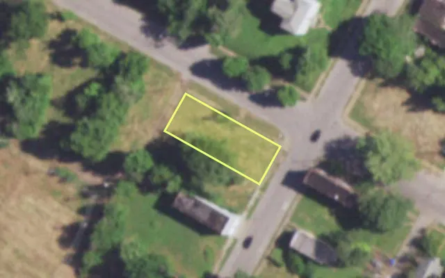 Aerial view of 2729 N TAYLOR AV — vacant lot, St. Louis with approximate parcel outline