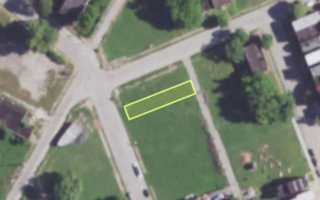 Aerial view of 4038 N 25TH ST — vacant lot, St. Louis with approximate parcel outline