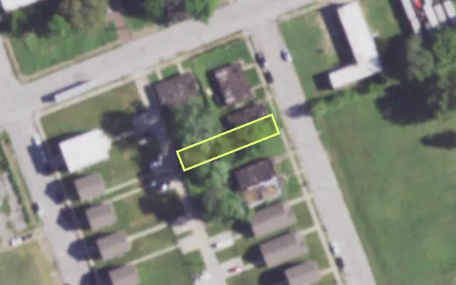 Aerial view of 3827 N 22ND ST — vacant lot, St. Louis with approximate parcel outline