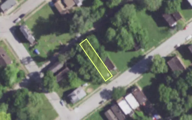 Aerial view of 1917 DESOTO AV — vacant lot, St. Louis with approximate parcel outline
