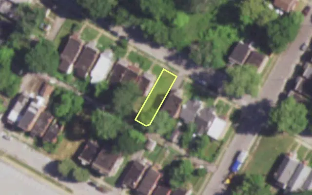 Aerial view of 4652 ASHLAND AV — vacant lot, St. Louis with approximate parcel outline