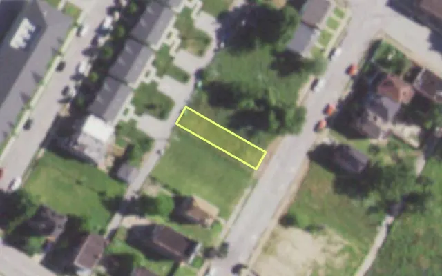 Aerial view of 1381 BELT AV — vacant lot, St. Louis with approximate parcel outline