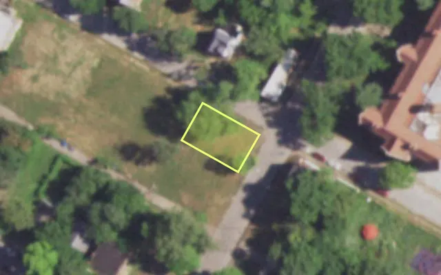 Aerial view of 2523 CORA AV — vacant lot, St. Louis with approximate parcel outline
