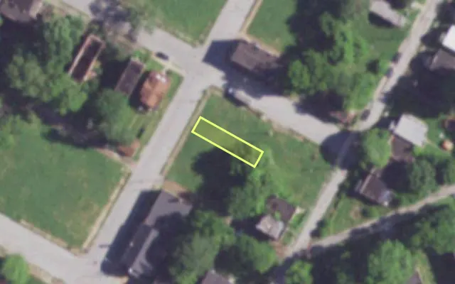 Aerial view of 4120 GROVE ST — vacant lot, St. Louis with approximate parcel outline